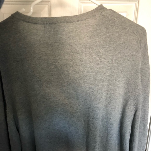 Banana Republic V-Neck sweater - Picture 3 of 4